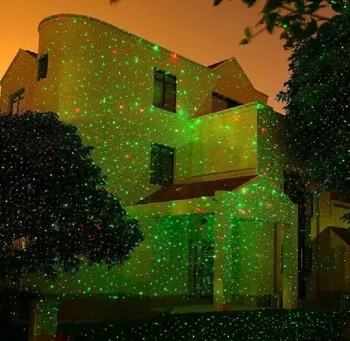 Открит Лазер Коледни Светлини Проектор Звезда На Червен, Зелен Огън На Прожекторите В Градината На Къща, Двор, Двор Пейзаж Празнична Украса