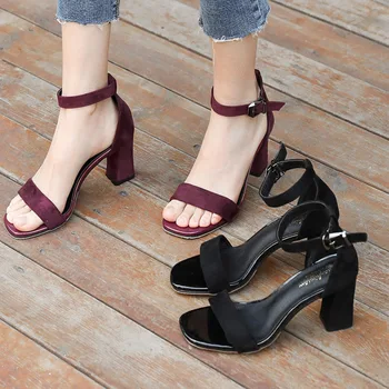 Сандали дамски летни 2021 нови черни сандали на дебел ток универсални с отворени пръсти и изкривени в римски стил с високи токчета дамски обувки с отворени пръсти