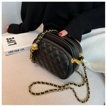 Луксозна ръчно текстурная ежедневна чанта-месинджър на рамото с метална верига от кожа, подходяща за модерен женски сумкам